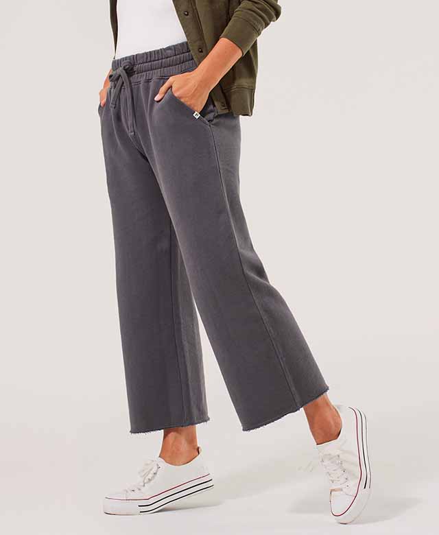 Essential Wide Leg Sweatpant